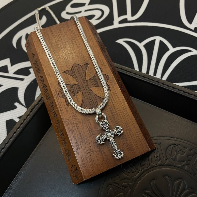 Ch*0me He**ts necklaces